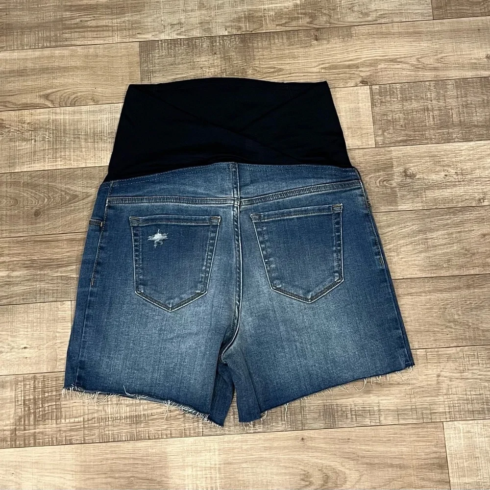 Isabel Maternity Over Belly Medium Wash Distressed Midi Jean Shorts Size 6